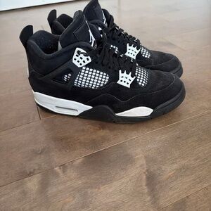 AIR JORDAN 4 RETRO WHITE THUNDER